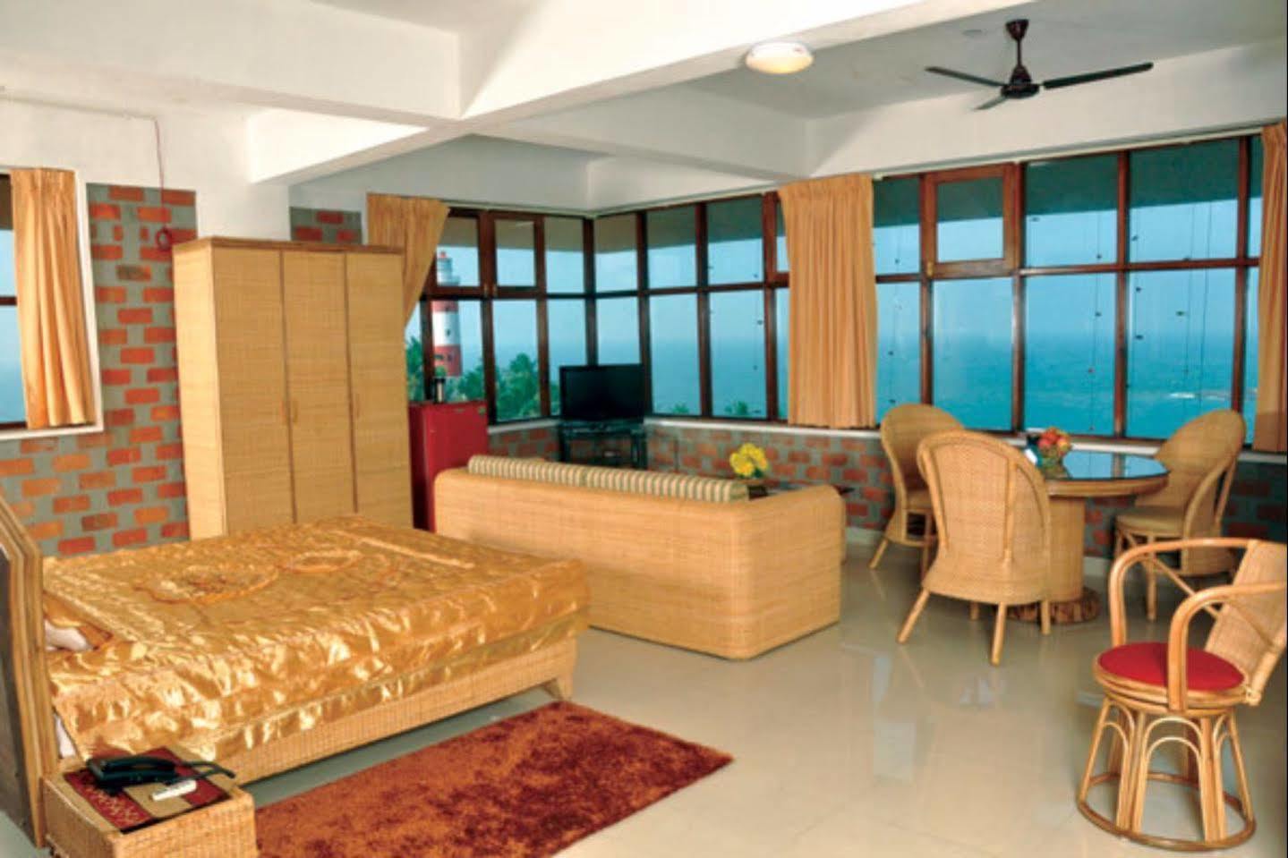 קובאלאם Sagara Beach Resort מראה חיצוני תמונה